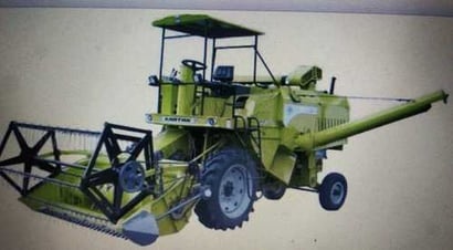 23858agricultural-combine-harvester-machine-389-w410-(1).jpg